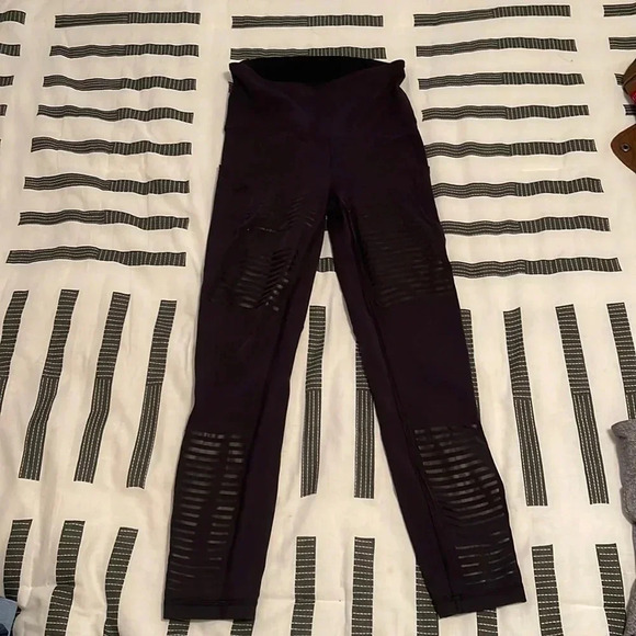 LULULEMON Black Leggings Sz 4 - Picture 1 of 5